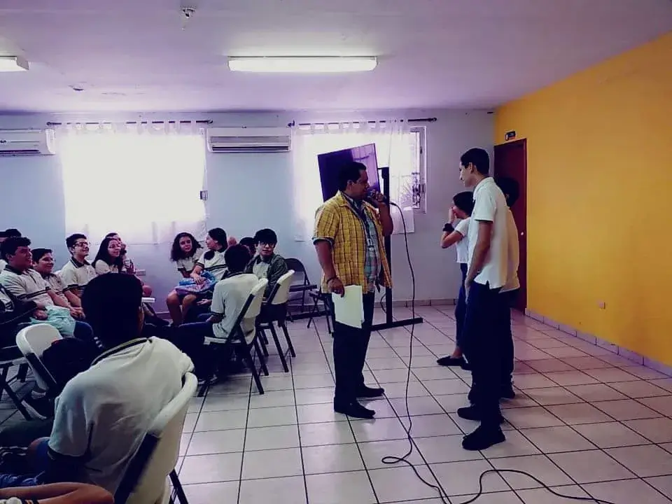 Psicólogos para adolescentes en Culiacán, Sinaloa. Psicólogo Roberto Hernandez.